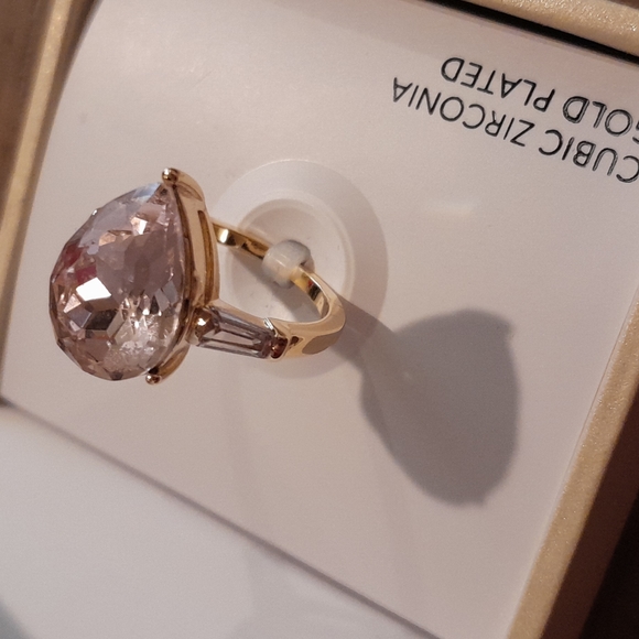 Charter Club Beautiful Ring /gold plated cubic zirconia teardrop - Picture 3 of 8
